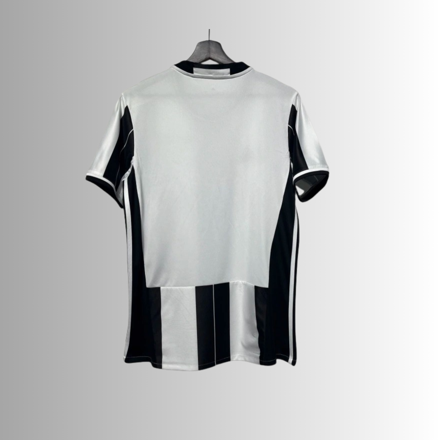 16-17 Juventus Home Kit