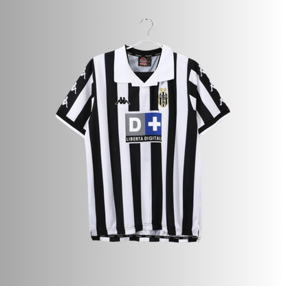 99-00 Juventus Home Kit